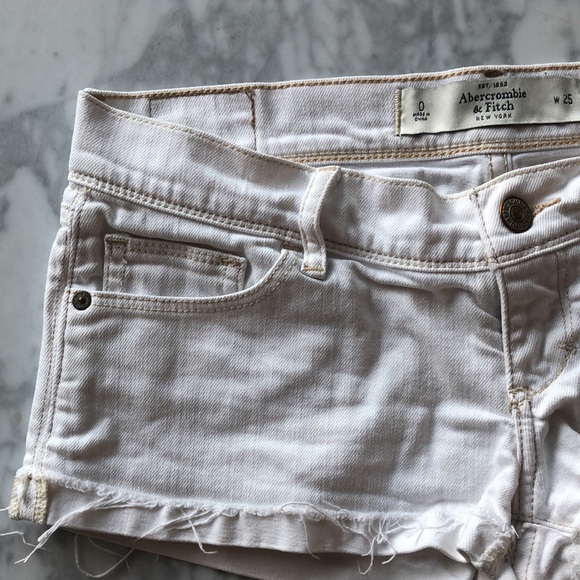 Abercrombie low rise shorts - size 0 w25 - Picture 2 of 8